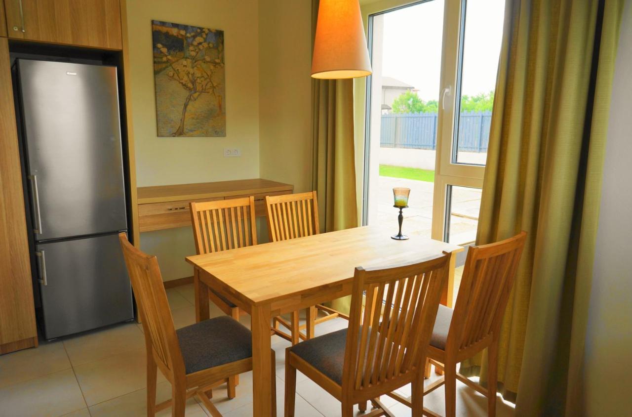 بالانغا Smelio Vila Apartments المظهر الخارجي الصورة